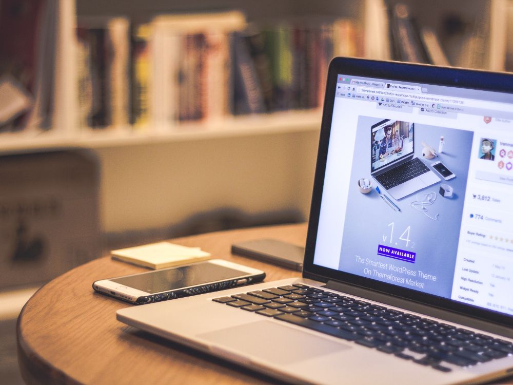 financial services landing page tips and examples