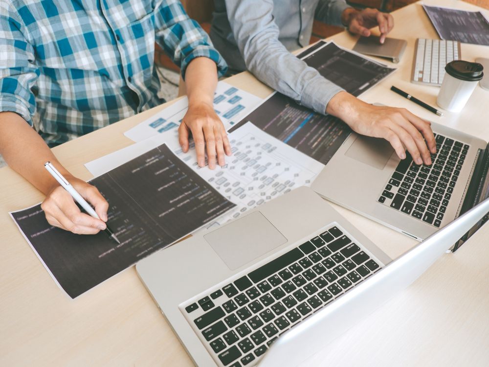 SaaS landing page tips and examples